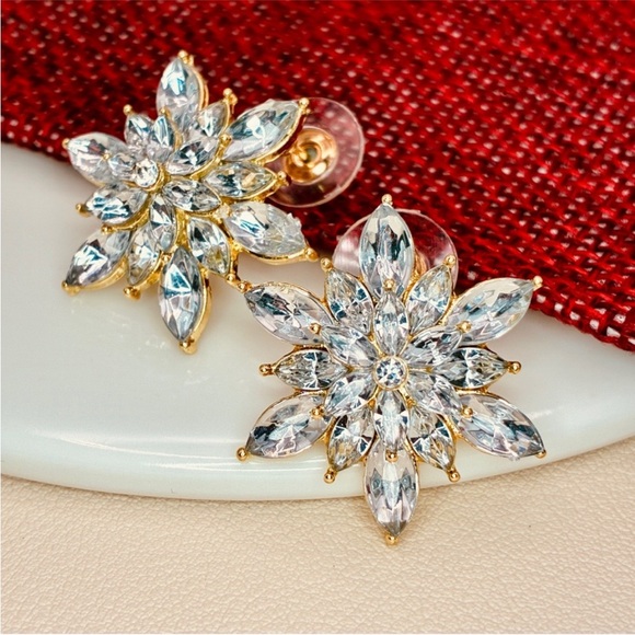 Elegant Gold Floral CZ  Stud Statement Earrings - Picture 4 of 7